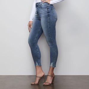 BNWT- Good American Good Waist Crop Fray